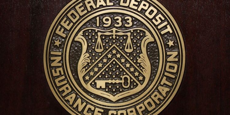 Lawyer group urges overhaul of US bank charter process to encourage new entrants